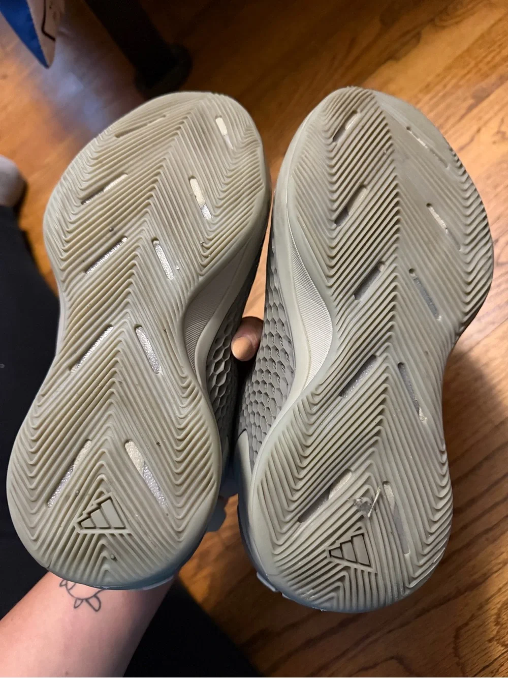 Anthony Edward’s lows 1 boys size 6